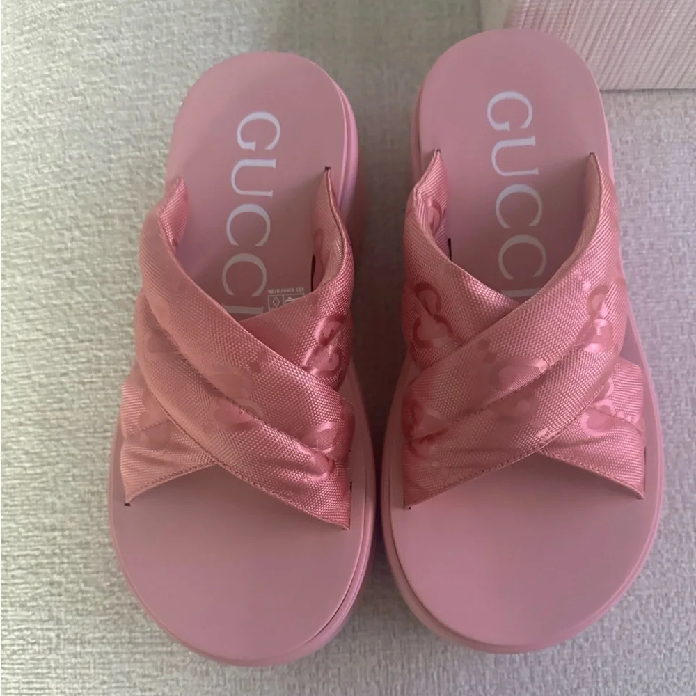 Brand new Gucci slides. Never worn. - Picture 6 of 7